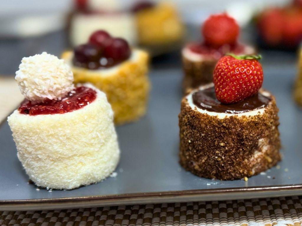 Multiple Mini Mason Jar Pudding Snack