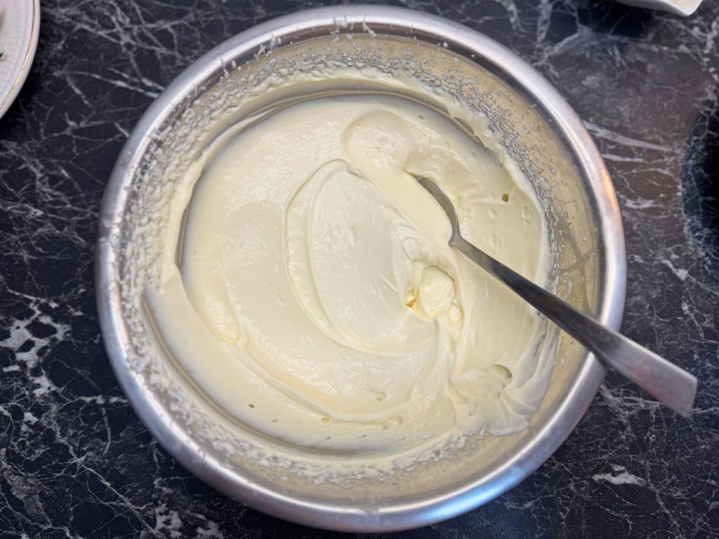 Cream for Strawberry Meringue Roll